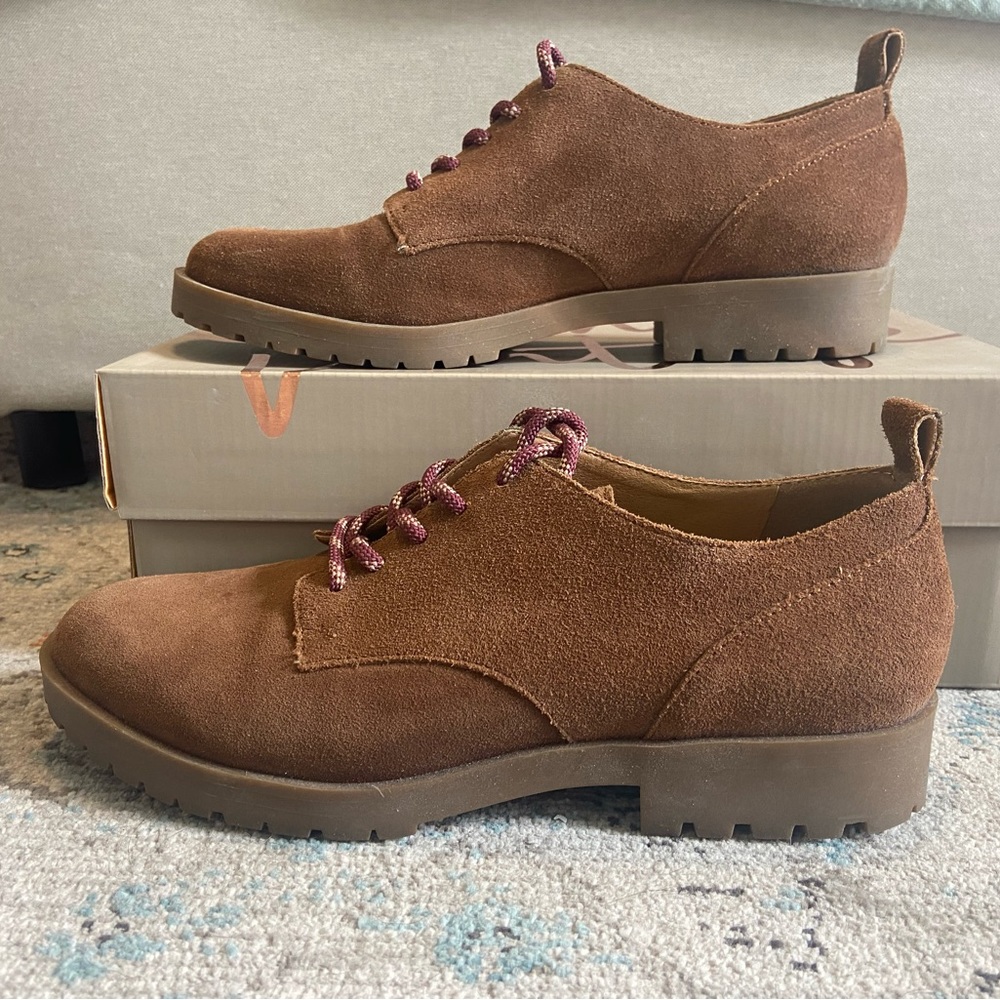 Crown Vintage Lowell Oxford women’s size 8